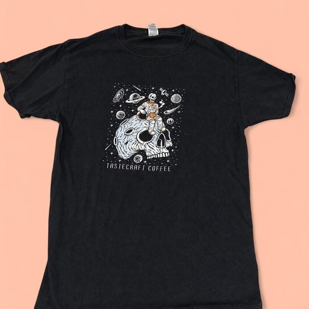 Hot-topic Men's Black T-shirt